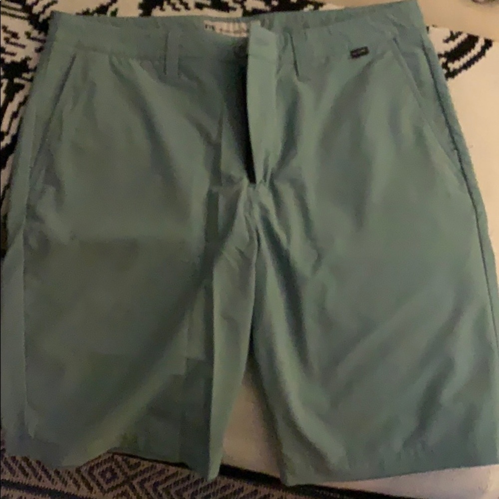 Travis Mathew Golf Shorts 34